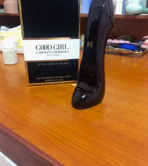 卡罗琳娜香水good girl30ml 当...