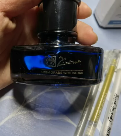 毕加索精装蓝黑墨水 感兴趣的话点“我想要”...