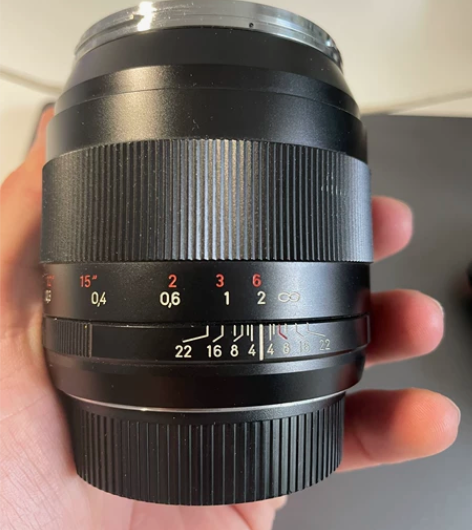 蔡司28mm F2 手动定焦，佳能口。自用...