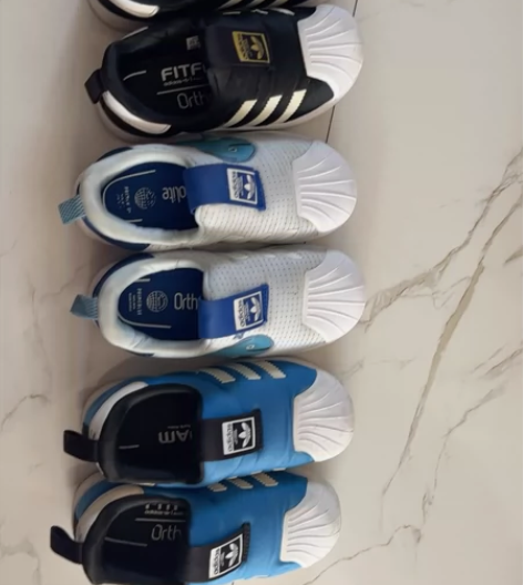 阿迪贝壳鞋，自家孩子穿的，都是正品，鞋子都...