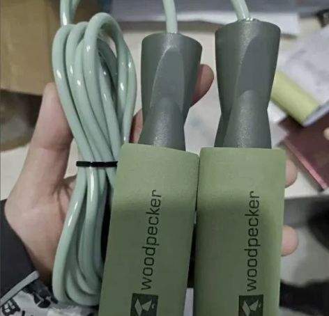 （全新厂家清仓 亏本包邮）减肥跳绳大球小球...