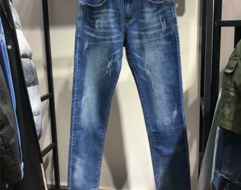 杰克琼斯夏季薄款微弹牛仔裤。尺码30.31...