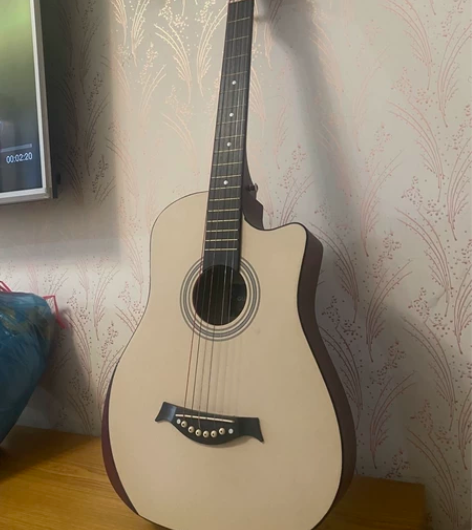 吉他出手  我男朋友自己花900买了一个吉...