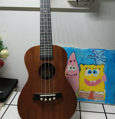 尤克里里，网上买的，一直闲置，有想要的朋友...