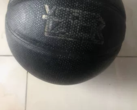 155元买的，买了新球后，家里几个篮球都闲...