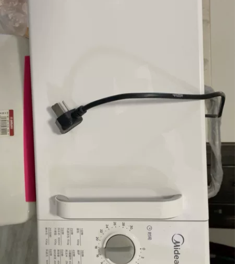 美的转盘式微波炉 几乎全新 一次也未使用就...