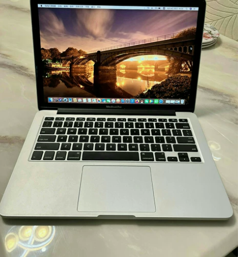 闲置物品出售i9顶配笔记本苹电脑Macbo...