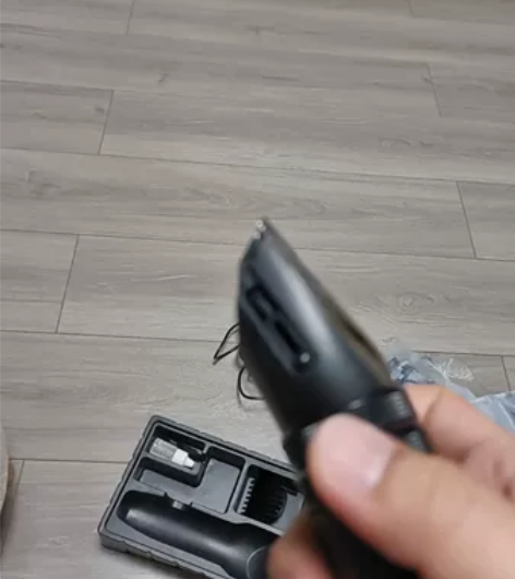 飞科理发器，电推子。配件说明书齐全，所见即...