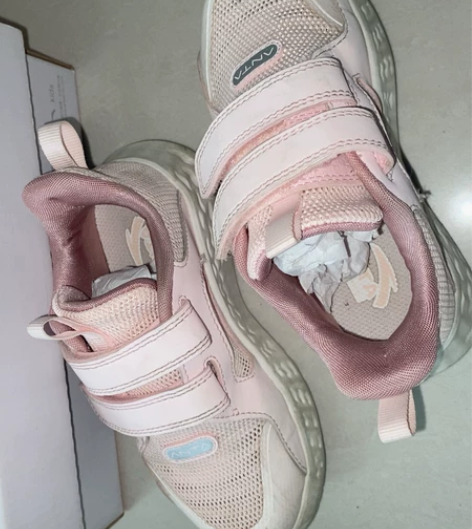 安踏Kids 未下水 99新 跑步鞋28码...