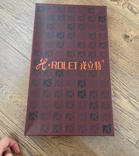 黑色百搭羊毛围巾,如图全新帶包装,含量90...