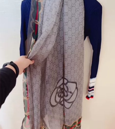 山茶花大牌风格围巾  围巾披肩两用 料子软...