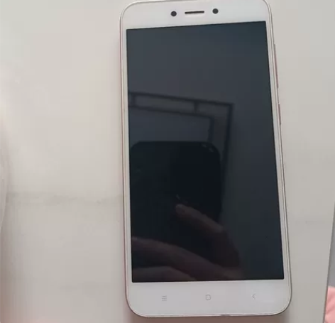 小米手机，用了几年了，外观无暇，未维修 感...