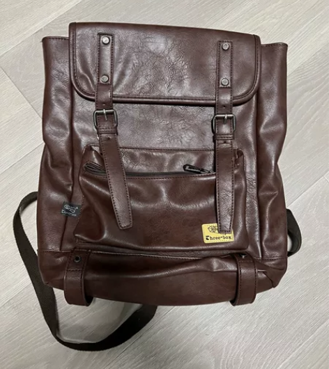 Threebox双肩包，买完背了一次，包没...