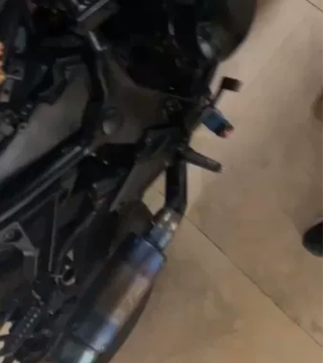 自骑改装复古大玩具双缸350CC 发动机暴...