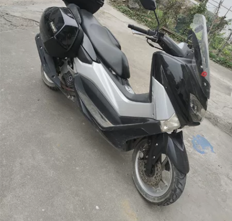 仿雅马哈，带ABS，20年年底买过来，有牌...