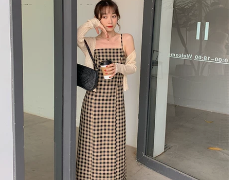 格子吊带连衣裙女新款春设计感小众法式复古茶...