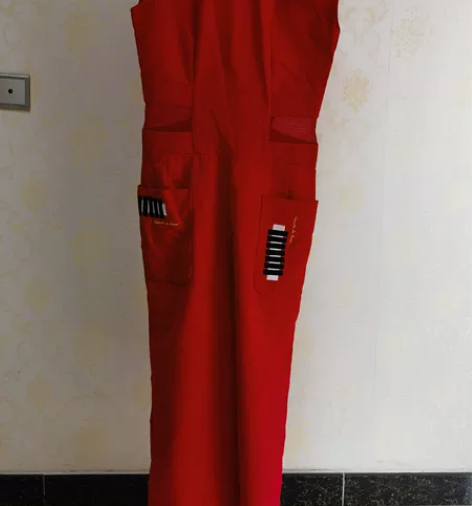 红色连体裤， 感兴趣的话点“我想要”和我私...