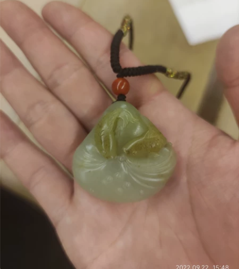 籽料独籽和田玉 谢华玉雕大师 感兴趣的话点...