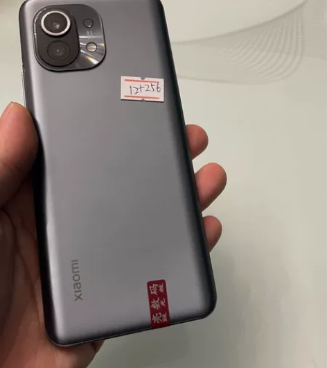 小米11黑色顶配无锁机12+256成色如图...