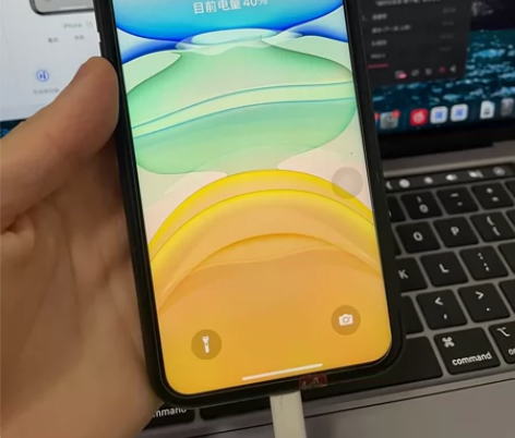 iPhone 11 有锁卡贴64G 深空灰...