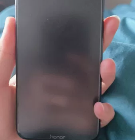 19年买的荣耀play一直带壳用 想卖了赚...