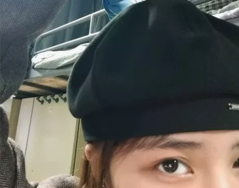 美少女带过的贝雷帽，还有香味，低价甩卖 感...