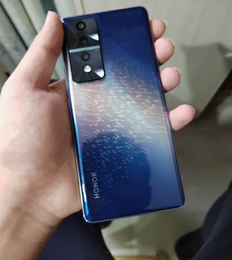 激活一个星期的荣耀80gt，光宇流星配色，...