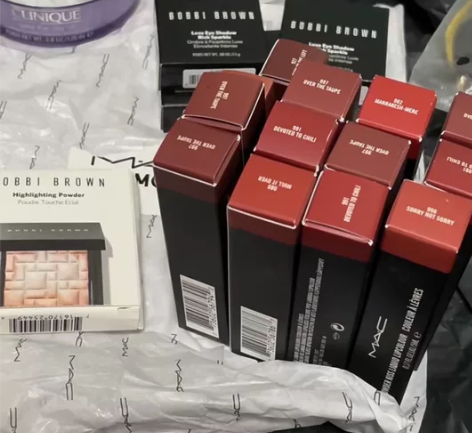 mac口红之前做代购的现在不做了 放着也是...