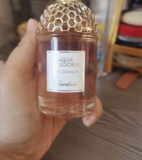 娇兰香水 雪梨冰沙 余量如图 75ml 感...