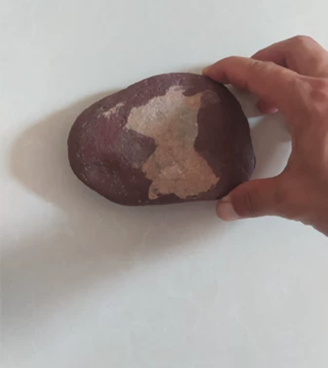 天然奇石,小狗,纯天然形成。 感兴趣的话点...