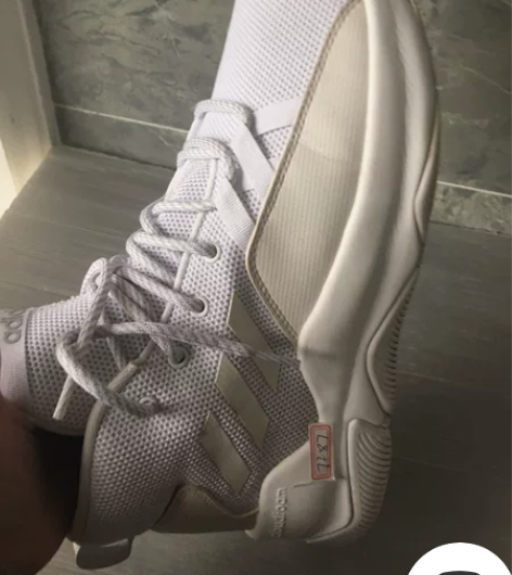 二手正品阿迪44码高帮透气休闲运动鞋  保...