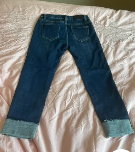 牛仔裤，只穿几次，弹力大，裤型好，可长裤可...