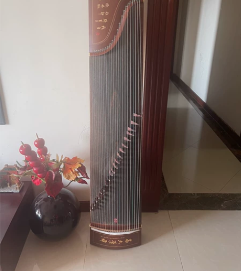 古筝，98新，限自提 感兴趣的话点“我想要...