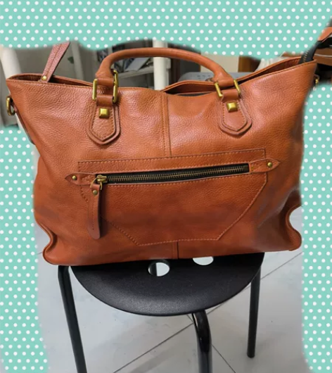 女士皮包，可手提，可斜背。包邮（偏远地区不...