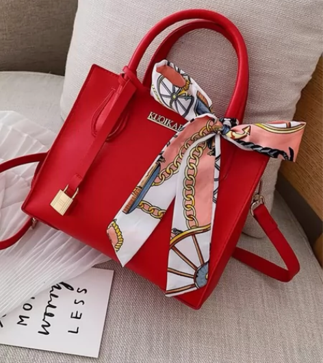 结婚用的手提包，用不到了35出 没有背带当...