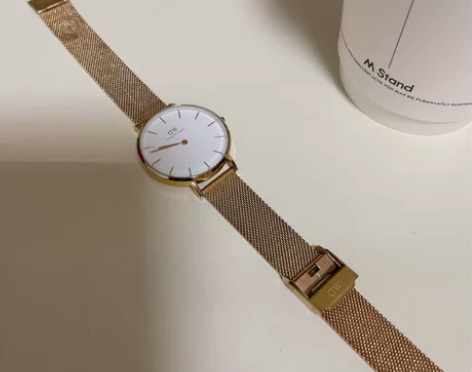 dw正品玫瑰金手表 官方旗舰店一千多买的 ...