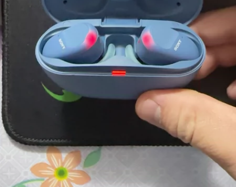 索尼蓝牙运动耳机，型号sp800n。几乎全...