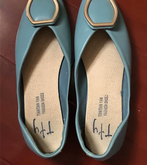 女士单鞋37码 很好看的一双单鞋 搭配裙子...