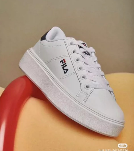 FILA小白鞋。240码。全新。260 感...