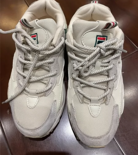 斐乐FILA 36.5码 代购买的穿了两三...