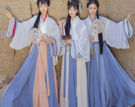 五五年汉服女 晗露 可刀可刀可刀 会送小礼...