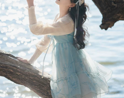 十三余小豆蔻儿[兰汀]国风春日印花假两件蓝...