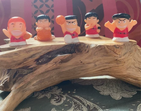 老的5个硬塑灌篮高手小摆件 尺寸：高4.5...