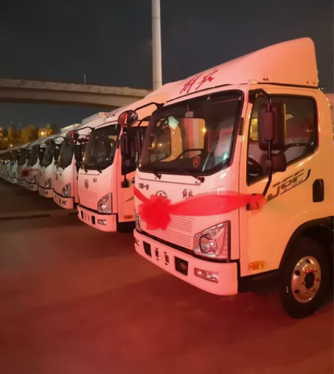 各种电车，4米2可以进城 感兴趣的话点“我...