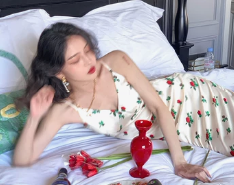 酒午法式复古2021女春新款玫瑰印花雪纺连...