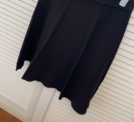 冰丝a字裙，厚实的，没穿过 感兴趣的话点“...