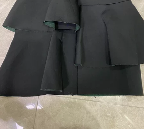 花苞裙，面料微弹，版型很洋气，S码，100...