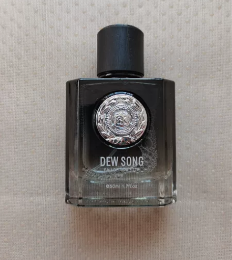 （淘宝卖139的）名蓝露歌蔚蓝古龙男士香水...