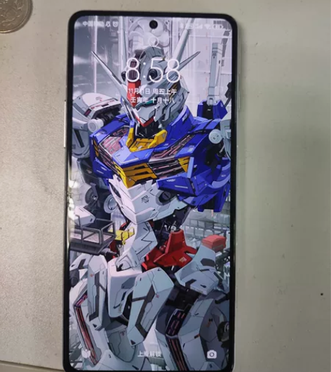 出一台红米k40游戏增强版，边框有磕碰，外...