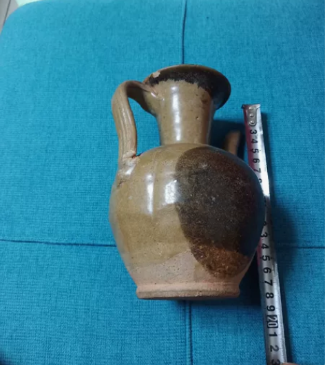 老窑瓷一件，毛病如图。看好下单，闲置易碎品...